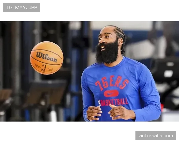 哈登穿得跟夜店常客似的，谁能想到他训练日竟然是这样？